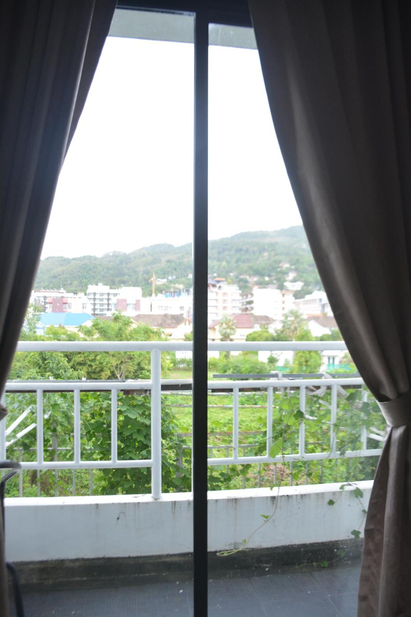 Chilli Salza Patong Hotel Exterior photo