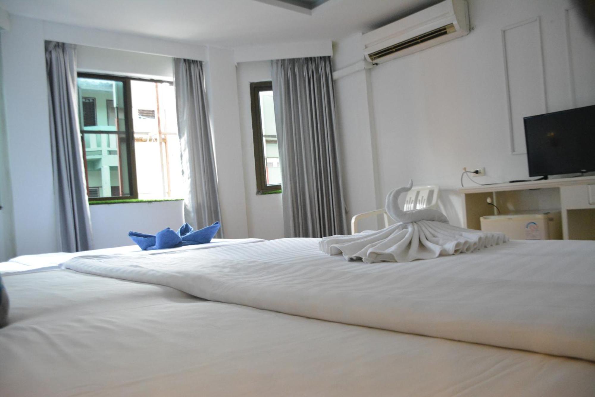 Chilli Salza Patong Hotel Exterior photo
