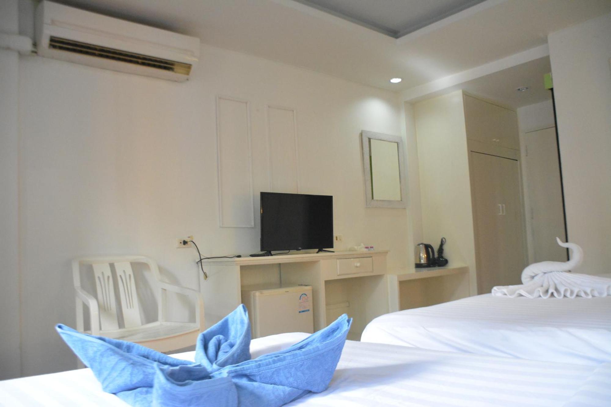 Chilli Salza Patong Hotel Exterior photo